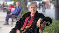 Sociologinja prof. dr. Tanja Rener pravi, da bi bilo najlaže reči, da 
to, kar se zdaj dogaja, ni razumno, smotrno in zdravo, a   so zadeve 
bolj zapletene.