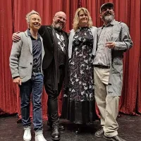 V družbi igralca Gregorja Geča (desno), ki se ob (p)osebnih večerih 
prelevi v Avdija Toriča.