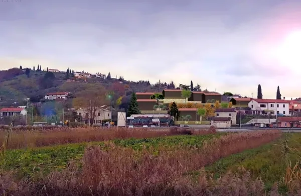 Območje v Parecagu, kjer je načrtovana gradnja sedmih zasebnih 
hiš.