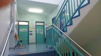 Prazne čakalnice so v trenutnih epidemioloških razmerah ključne za zmanjšanje možnosti prenosa okužb in ne pomenijo, da ambulante ne delajo. 