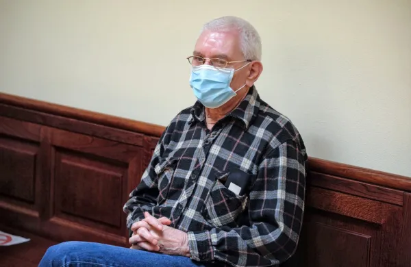 Dragan Kukanja je tudi danes na višjem sodišču ponovil, da mame  
ni nikoli davil.