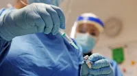 Zdravniška zbornica poudarja, da je pismo Iniciative slovenskih 
zdravnikov proti cepljenju otrok proti covidu-19 plod peščice 
zdravnikov in ljudi drugih vrst izobrazbe in ne stališče vseh 
zdravnikov v Sloveniji.  