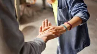 S sistemom dolgotrajne oskrbe  bi primerna nega prišla še do ljudi, 
ki živijo doma in si zdaj pomoči ne morejo privoščiti. 