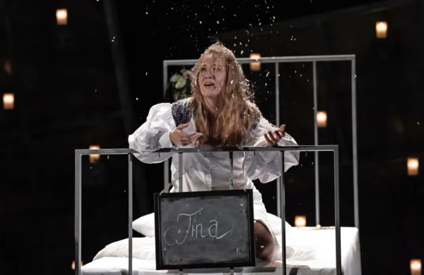 Gaja Sorč je v operi Hiša usmiljenka Tomaža Cveteta, ki je oktobra 
premierno zaživela v Cankarjevem domu, nastopila v vlogi Tine.   