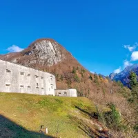 Trdnjava Kluže je ena od markantnih turističnih točk v bližini Bovca.