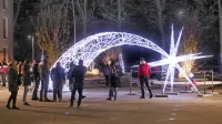 Praznični videz Kopra, ki je precej podoben lanskemu, letos  
dopolnjuje še okrasitev novega parka nad Muzejskim trgom.