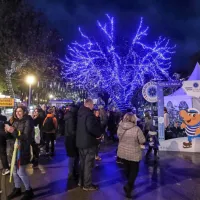 Izola od petka žali v svoji tradicionalni modri barvi.