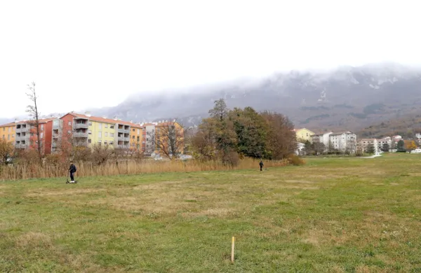 8500 kvadratnih metrov veliko zemljišče na območju OPPN Ribnik 
SB II je kupilo podjetje Intech gradnje z Unca.  