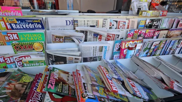 Se bodo težave papirnic in tiskarjev odrazile tudi v cenah revij in 
časopisov?