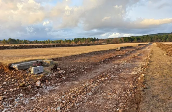 Mors bo na pehotnem delu strelišča Bač  popravil zaklonilnike za 
dvigovalce tarč. 