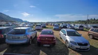 Med dobičkonosnimi tržnimi dejavnostmi je bila, denimo, 
odločitev, da v Strunjanu čez poletje najamejo zemljišče in ga 
namenijo prepotrebnemu parkirišču. 