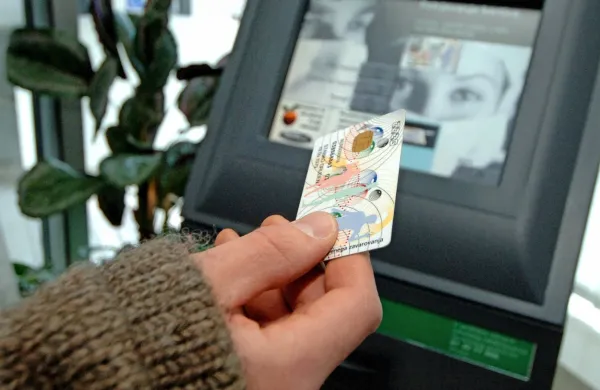 Novi prispevek bi plačevalo nekaj več kot 65.000 nosilcev  obveznega zdravstvenega zavarovanja.