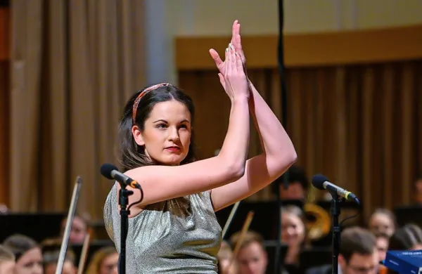 Nejka Čuk  z  orkestrom Grex Symphoniacorum Univerze v Ljubljani