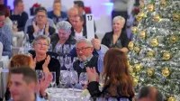 Jernej Petač  iz gostilne Mihovec v Zgornjih Pirničah pri Medvodah (z licitacijsko številko 17) se je dražbe udeležil s soprogo Mihaelo 
in v čast njune zlate poroke, ki sta jo praznovala letos,   kupil sodček Vinakoprove rdeče zvrsti. 