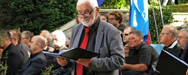 Franc Gombač na  komemoraciji v Pobegih, kjer je večkrat 
nastopal, tudi oktobra letos.