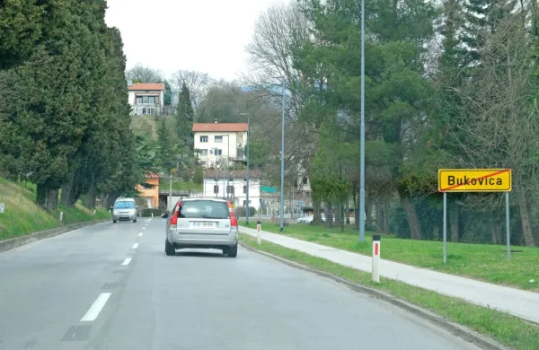 Kanalizacijo in vodovod naj bi v občini Renče-Vogrsko začeli 
urejati konec februarja prihodnje leto. 