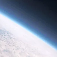 Tako je videti pogled s slovenske rakete na planet Zemlja.