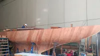 Jadrnico temeljito popravljajo v tržiški ladjedelnici Alto Adriatico 
Custom Construction. 