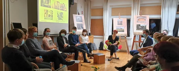 Sodelujoči na predstavitvi projekta  v Lavričevi knjižnici. 