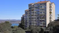 Etažnim lastnikom bodo stroške povečale ležarine, morda tudi 
ločeni fiduciarni računi za rezervne sklade. 