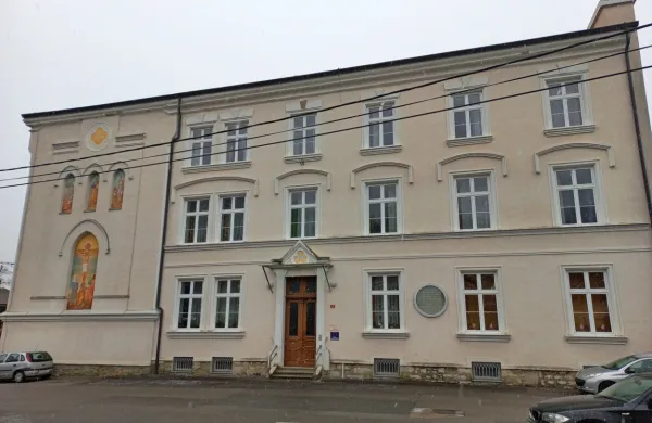 V Ilirski Bistrici bodo v petek testiranja potekala v samostanu 
sester de Notre Dame.