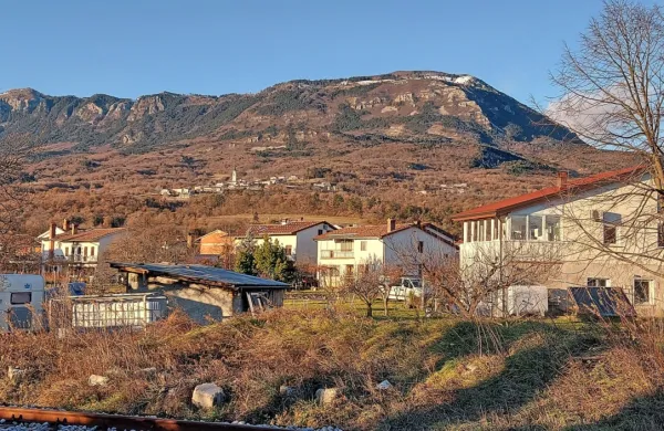 Če ne bo zapletov, naj bi prihodnje leto kanalizacijo začeli graditi 
tudi v vasi Cesta. 