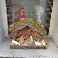 Krasijo police, dvorišča, balkone, terase, gase in trge