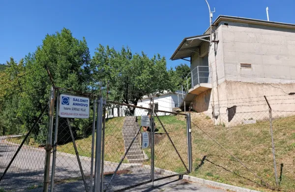 Zdaj vodo dobivajo iz vodarne Močila, priklop na Mrzlek naj se 
zgodi čim prej, si obetajo v civilni družbi. 