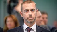 Aleksander Čeferin je  v pogovoru za Politico  znova izrazil skrb 
glede stanja v Sloveniji. “Še nikoli nismo bili tako razdeljeni. Nikoli 
ni bilo toliko napetosti. A to bodo morali rešiti Slovenci in ne 
Evropska unija.”