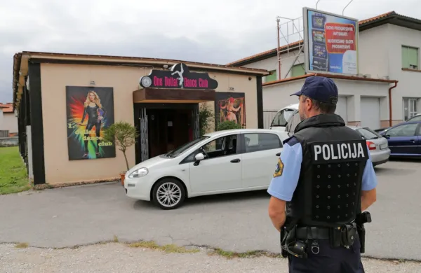 Kriminalisti  so   pred šestimi  leti  preiskali  lokale  na Grčni  in  Ajševici, 
pa tudi v Sežani.  Zgodba  o izkoriščanju prostitutk v teh   lokalih je 
letos  dobila    pravnomočen  sodni epilog. 