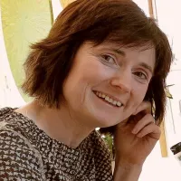 Ana Zavadlav, ilustratorka: “Na eni strani je vse skupaj skregano z 
logiko, primitivno, potem pa vidiš krasne ljudi, pametne, s super 
idejami, ki vseeno delajo in vztrajajo. Čakam, kdaj bo ta del družbe 
prevagal.”