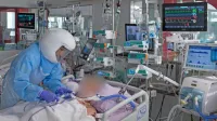 Četrti val s povsem polnimi covidnimi bolnišničnimi oddelki v 
vseh bolnišnicah in ob akutnem pomanjkanju kadra, ki  izgoreva 
pri delu, je naš zdravstveni sistem prignal na rob zloma.     