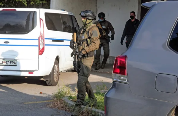 Gorenjca, ki so ga po naših podatkih pred tednom dni prijeli   na območju  Zadra, so  hoteli zaslišati tudi na 
sojenju zaradi ugrabitve  v Ankaranu.  Sojenje v zadnjem času spremljajo strogi varnostni ukrepi.