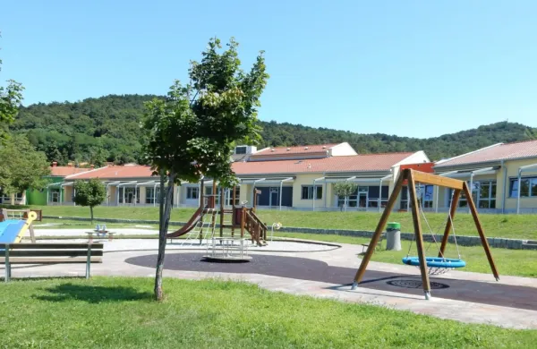 Vrtec Lehte v Sežani je eden od dvanajstih, ki sodi pod okrilje 
zavoda Vrtec Sežana. Če bodo na januarski seji sežanski svetniki 
potrdili nove cene programov varstva, bodo starši plačevali za 
približno sedem odstotkov višjo ceno. 