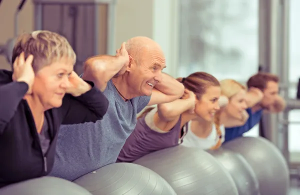 Dobra telesna kondicija pred operacijo prispeva k manjšemu 
neizogibnemu  upadu telesne mase.