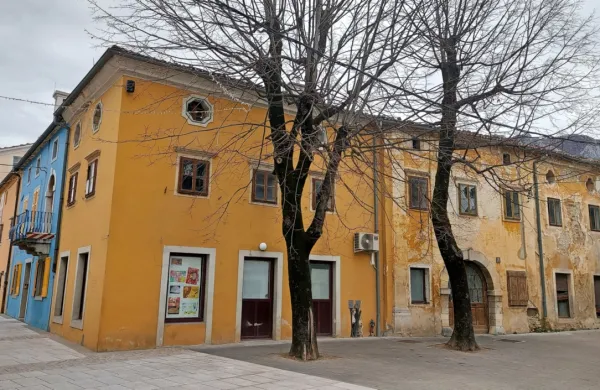 V prvih januarskih dneh se napoveduje začetek prenove Rustjeve 
hiše. 