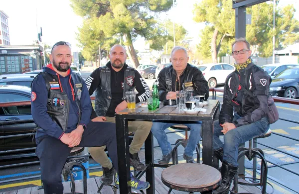 Kolege motoriste opozarjajo (z leve): Sašo Dautović, Miladin Dević, Stipe Vincek in Gregor Šimac.