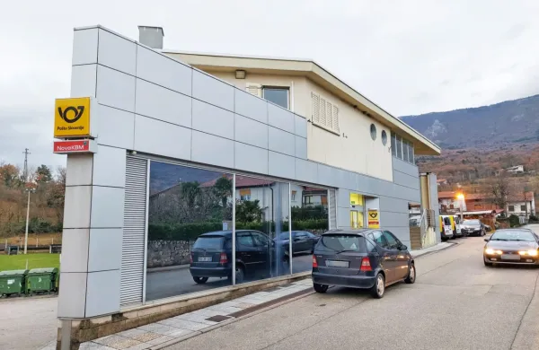 Pošta čaka na dovoljenje, da začne iskati pogodbenika, ki bi 
prevzel storitve v Šempasu. Domačini so odločno proti. 