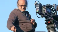 Med dobitniki srebrne plakete je tudi mojster fotografije  Radovan 
Čok; tako smo ga avgusta leta 2015 ujeli med snemanjem Sosičevega 
celovečernega filma Komedija solz.  