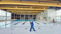V notranjosti urejajo še malenkosti, na občini računajo, da bo 
bazen začel obratovati v drugi polovici februarja.