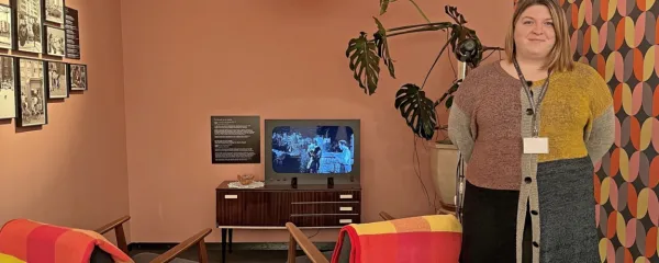 Ena od avtoric razstave Corinne Brenko