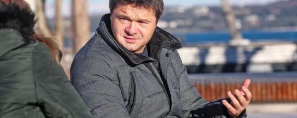  Ob delu, ki ga terja položaj odgovornega urednika, se Aljoša Rehar izdatno posveča tudi tehnološkemu napredku Slovenske tiskovne agencije.