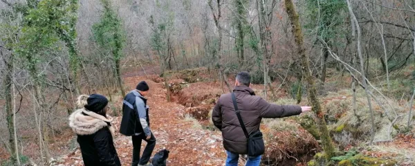 Obiskovalci se že lahko sprehodijo po jarkih od  Vinišč proti 
Velikemu vrhu ali po stezi ob njih.