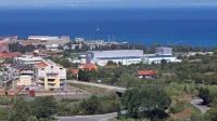 O   območju med stavbo Droge-Kolinska in hitro cesto, predvidenem za pozidavo,   je izolski župan  dan po referendumu 9. 
januarja novinarjem napovedal, da ga bodo izločili  iz OPN, če bo 
to sprejemljivo za civilno iniciativo. 