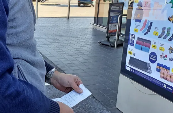 Papirnati računi se umikajo, potrošnik ga bo dobil le na izrecno 
željo. A spremembe bodo postopne.