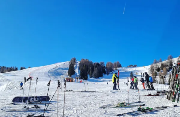 Pred odhodom na smučanje v Italijo se velja  dobro  seznaniti z 
njihovimi nacionalnimi pravili.