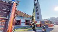 Novo avto dvigalo, najnovejše in hkrati najdražje vozilo novogoriških gasilcev, tehta nekaj maj kot 18 ton in ima 540 konjskih moči.