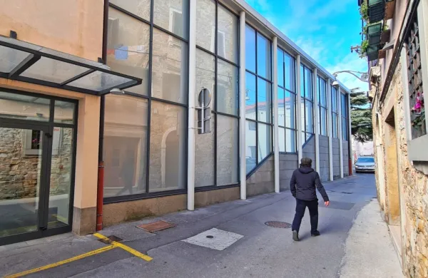 V prostorih nekdanjega kina bo poslej delovala knjižnica Univerze 
na Primorskem. 
