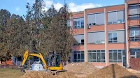 Obnova OŠ Milojke Štrukelj se je začela lani julija  in bo trajala 
predvidoma do letošnjega avgusta.