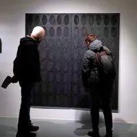 V Mestni galeriji Nova Gorica so v petek odprli  Temno stran, na kateri svoje slike predstavlja Cvetka Hojnik.